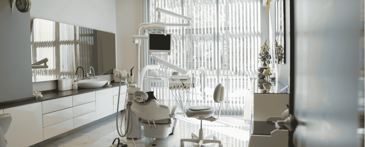 Spacious dental clinic equipped with multiple workstations – HIPAA-secure IT support and cloud backup solutions for multi-chair dental practices.