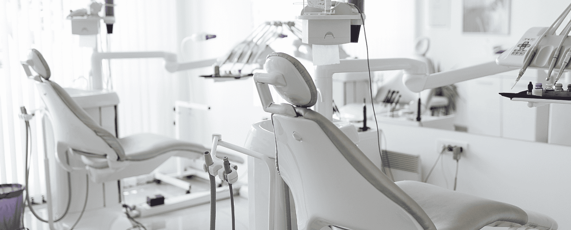 Dental clinic with mint green walls and dual operatories – IT management and automated backup services for Open Dental users in the San Francisco Bay Area.