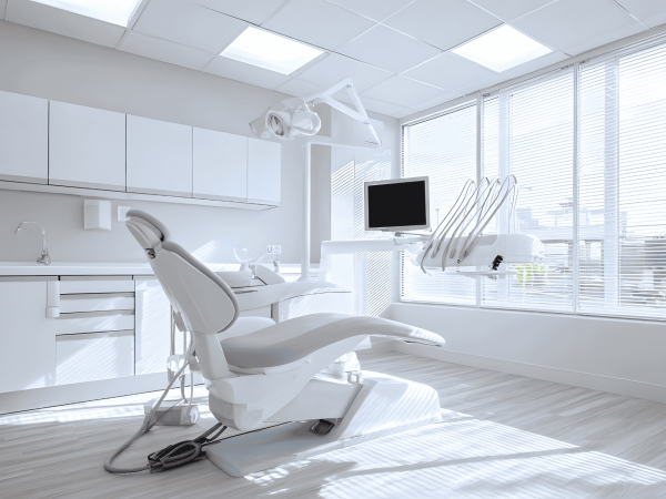 Bright dental operatory with digital systems – managed IT services supporting Open Dental backups and cybersecurity for San Francisco Bay Area clinics.