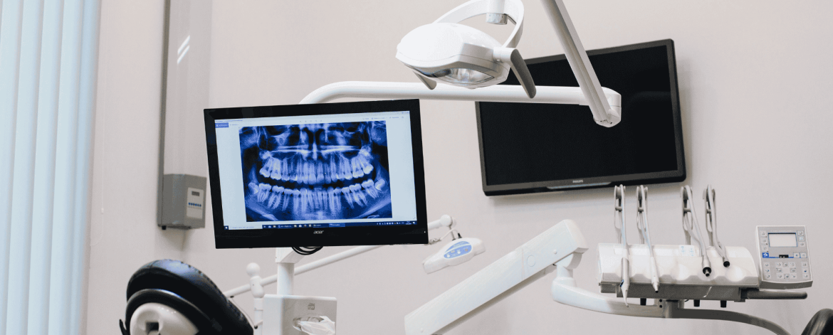 Contemporary dental office with advanced equipment and digital systems – managed IT services ensuring Open Dental backups and HIPAA-secure data storage for small dental clinics.
