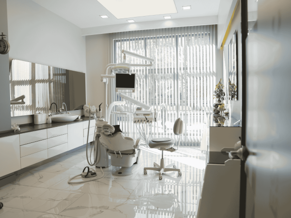 Spacious dental clinic equipped with multiple workstations – HIPAA-secure IT support and cloud backup solutions for multi-chair dental practices.